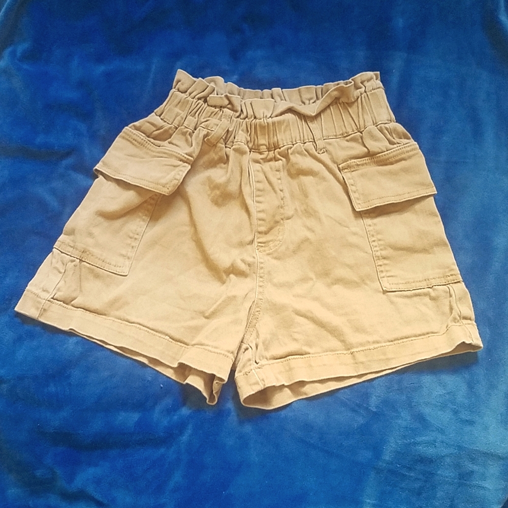 Tanish light brown cargo shorts